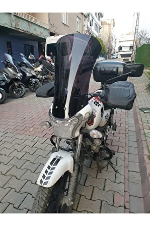 Bajaj V15 Ön Cam 2017-2018 Model İçin 57cm Siyah Renkli  4mm Orta Boylu