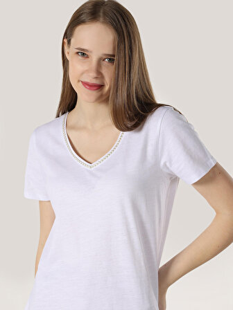 Regular Fit V Yaka Basic Beyaz Kadın Kısa Kol Tişört