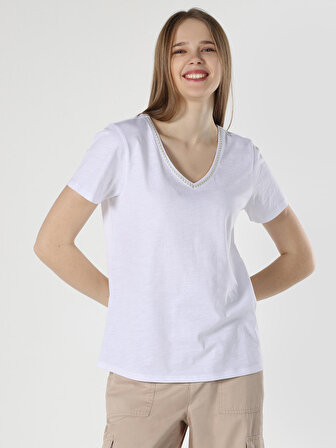 Regular Fit V Yaka Basic Beyaz Kadın Kısa Kol Tişört