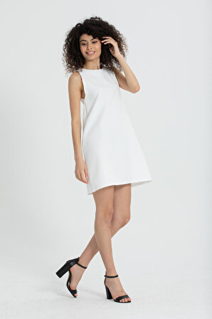 Marguerite Beyaz Kloş Halter Yaka Kadın Elbise