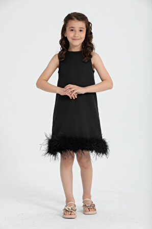 Marguerite Siyah Kloş Etek Ucu Tüylü Halter Yaka Çocuk Elbise