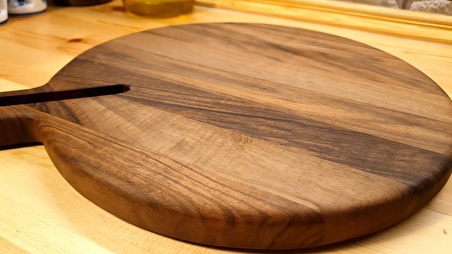 F&S WoodArt Ceviz Ağacı Doğal Ahşap Saplı Kesme Pizza Sunum Et Ekmek Tahtası Yuvarlak 30 Cm Çap