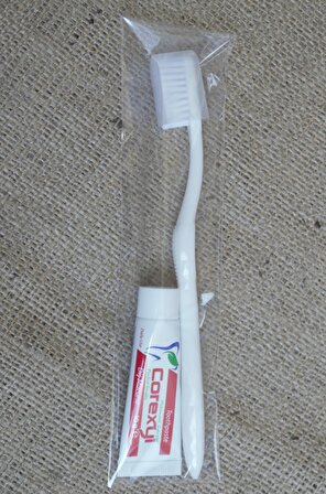 25 Adet Arastana Kapaklı Diş Fırçası Seti Otel Tipi Diş Fırçası ve 10 gr Diş Macunu 2 li Paket