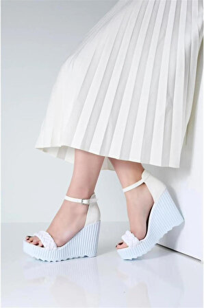 Özel Tasarım Beyaz Cilt Dolgu Topuk Kadın Sandalet