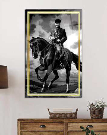 Gold Şerit Siyah Beyaz At Üzerinde Atatürk Cam Tablo, Uv Baskılı ve Temperli, Hediyelik