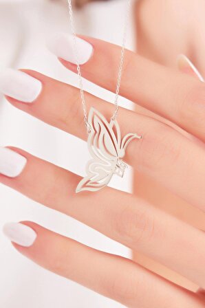 925 Ayar Gümüş Kelebek Tasarımlı Kişiye Özel İsimli Kadın Kolye