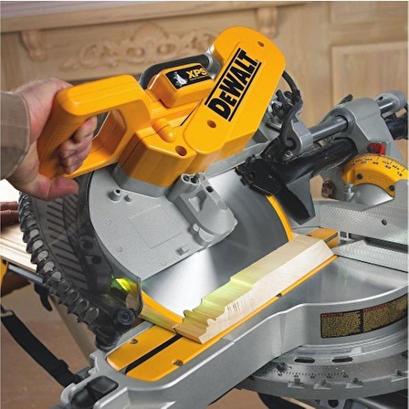 Dewalt Gönye Testere Sağ/sol Zıvanalı ve Raylı 305MM 1675WATT DWS780