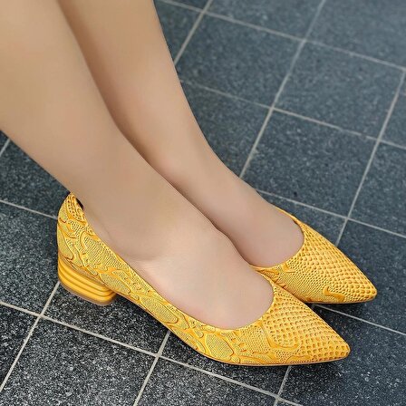 Woent Sarı Rugan Topuklu Ayakkabı