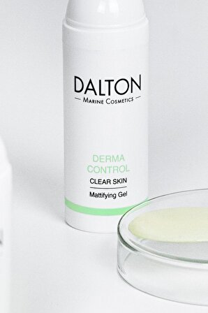Dalton Marine Cosmetics Yağlı Ciltler İçin Arındırıcı-Sıkılaştırıcı Gece-Gündüz Jel  50 ml 