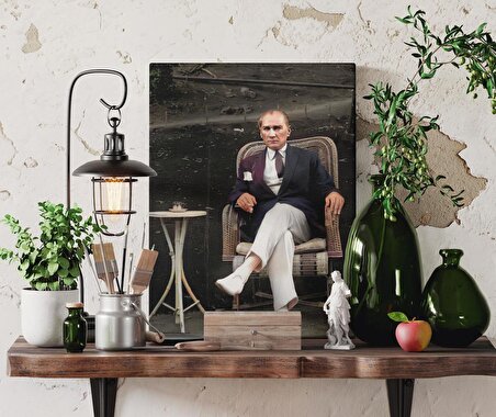 Başöğretmen Mustafa Kemal Atatürk Portre Dekoratif Dikey Kanvas Tablo