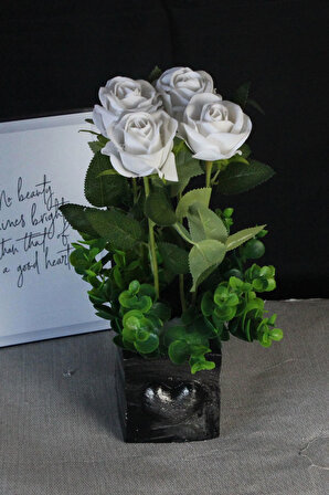 Çiçek Taş Gümüş Gölgeli Saksı Kalp Desenli Beyaz Güller 4 Adet Yapay