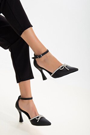 Kadın Taşlı Fiyonklu Siyah Topuklu Ayakkabı