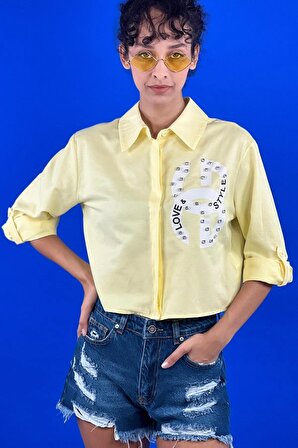Beyaz Düğmeli Katlanabilir Uzun Kol Kadın Yazlık Gömlek 63% Cotton 37% Polyester