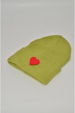 Mottomia Yılbaşı Özel Koleksiyonu Kırmızı Kalp Figürlü Fıstık Yeşili Renk Unisex Bere