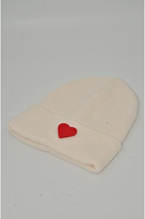 Mottomia Yılbaşı Özel Koleksiyonu Kırmızı Kalp Figürlü Krem/Beyaz Renk Unisex Erkek/Kadın Bere