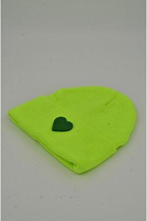 Mottomia Yılbaşı Özel Koleksiyonu Yeşil Kalp Figürlü Neon Sarı Renk Unisex Erkek/Kadın Bere