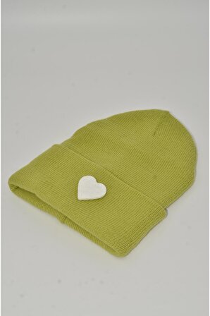 Mottomia Yılbaşı Özel Koleksiyonu Beyaz Kalp Figürlü Fıstık Yeşili Renk Unisex Erkek/Kadın Bere