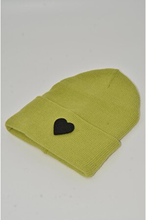Mottomia Yılbaşı Özel Koleksiyonu Siyah Kalp Figürlü Fıstık Yeşili Renk Unisex Erkek/Kadın Bere