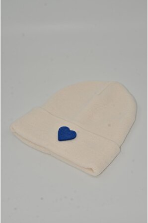 Mottomia Yılbaşı Özel Koleksiyonu Mavi Kalp Figürlü Krem/Beyaz Renk Unisex Erkek/Kadın Bere
