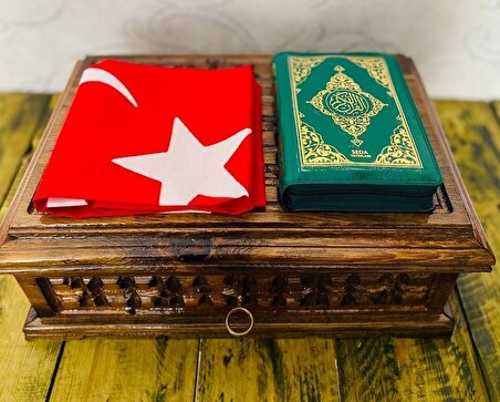 Myk Hediyelik Türk Bayrağı Işlemeli Ceviz Sandık Kilitli Kutulu Kuran-I Kerim Özel Hediyeler