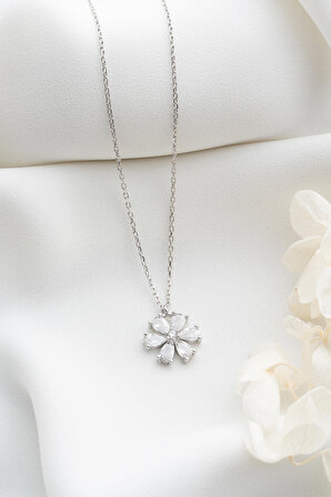 925 Ayar Gümüş Beyaz Lotus Çiçeği Kolye
