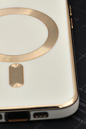 iPhone 13 Uyumlu MagSafe Özellikli Bej Renkli Lens Korumalı Kılıf 