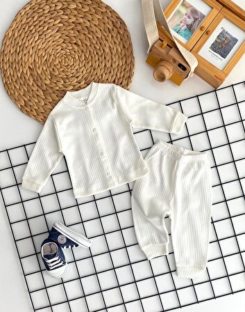 Neşeli Bebekler Çizgili Kumaş Önden Çıtçıtlı Pijama Takımı Beyaz