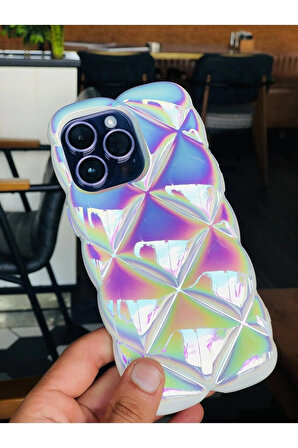 iPhone 13 Uyumlu Geometrik Dilimli Hologramlı Baklava Şişme Puf Koruyucu Kapak Kılıf