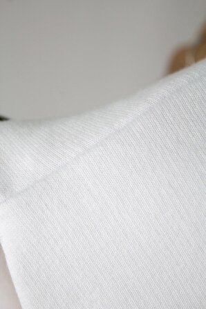 Beyaz Basic Kolsuz Crop Sweatshirt