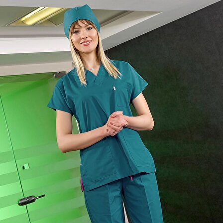 Açık Petrol Yeşili Doktor Hemşire Forması Medikal Forma Cerrahi Takım İnce Kumaş