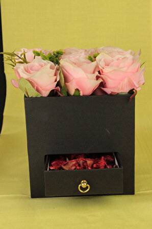 Pembe Güller 10 Adet Kare Kutu Dolusu Çekmeceli Sevgiliye Hediye