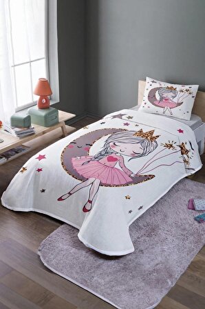 Çocuk&Bebek OdasıBeyaz Aydaki Prenses Desenli Tek Kişilik Yatak Örtüsü Ve Pike Takımı
