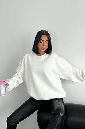 Beyaz Sweatshirt: Rahatlıkta ve Şıklıkta Mükemmel Dengeli