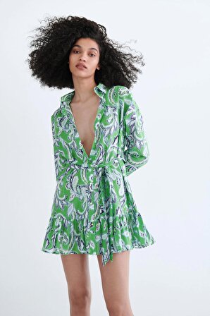 Doğanın İncisi: Yeşil Desenli Elbise - Belden Bağlamayla Ayarlanabilir