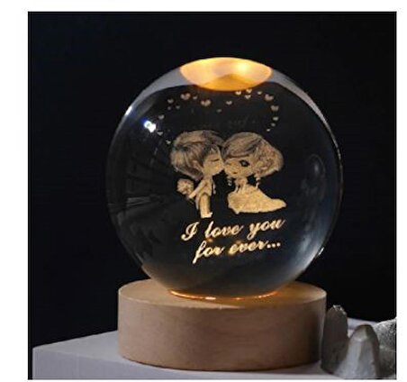 Dekoratif Öpüşen Sevgili Tasarımlı Ahşap Altlıklı Işıklı Cam Küre Cam:6cm Ahşap:2cm