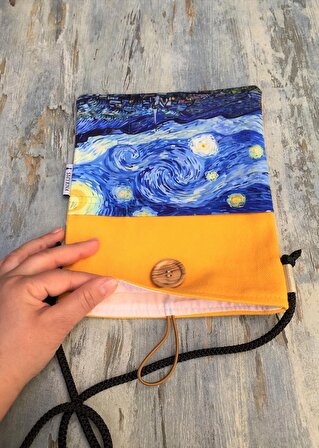 Askılı Kitap / Tablet / Ebook Çantası – Kılıfı ( Yıldızlı Gece , Van Gogh , Sarı )