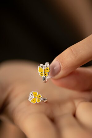 Kelebek Model Sarı Mineli Gümüş Çocuk Küpesi