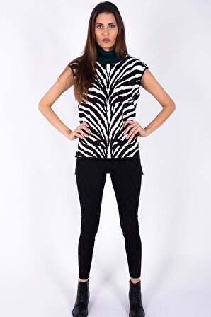 Peraluna Balıkçı Yaka Siyah Beyaz Zebra Desenli Kadın Triko Bluz