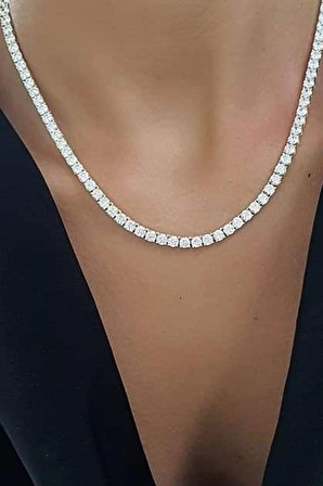 Pırlanta Parlaklığında Swarovski Taşlı 925 ayar Gümüş Su Yolu Kolye