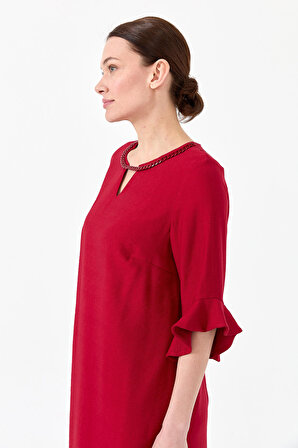 Kadın Yakası Zincir Aksesuarlı Keten Elbise Kırmızı