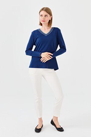 Kadın V Yaka Renkli Nakışlı Pamuklu Bluz Lacivert