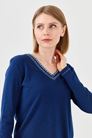 Kadın V Yaka Renkli Nakışlı Pamuklu Bluz Lacivert