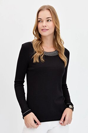 Kadın Sıfır Yaka Yakası Nakışlı Pamuklu Bluz Siyah
