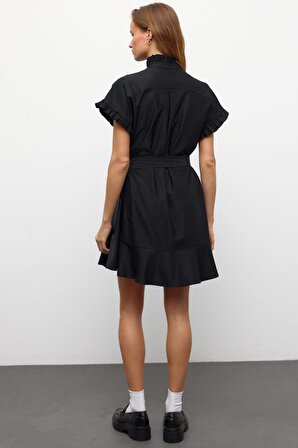 Muni Muni Düz Renk  Kısa Kollu Fırfır Detaylı Kuşaklı Elbise-Siyah