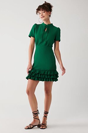 Muni Muni Düz Renk Fırfır Detaylı Elbise-Yeşil