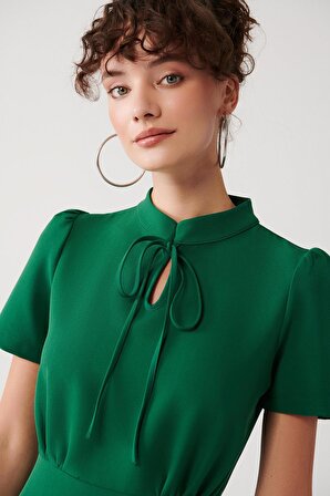 Muni Muni Düz Renk Fırfır Detaylı Elbise-Yeşil