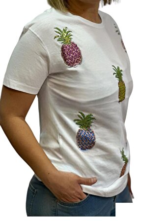 Kadın Tişört Pullu Renkli Ananas Desenli Kısa Kollu