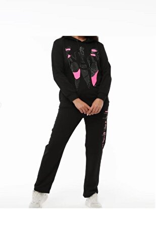 Kadın Eşofman Takımı Cepsiz Taşlı Pembe Desenli Kapşonlu Sweat Beli Bağcıklı Düz Paça Cepli Pantolon