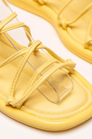 Sarı Kadın Bağlamalı Yumusak Taban Sandalet