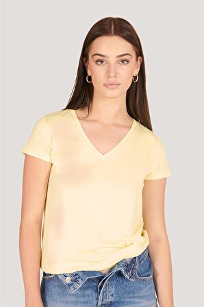 P-004954 - Kadın V Yaka Kısa Kollu Örme T-Shirt - SARI